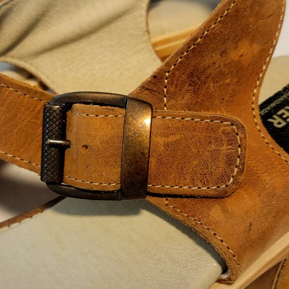 SOLD - Bull Boxer Strappy Sandals size 8 Chunk Heeled - Picture 5 of 10